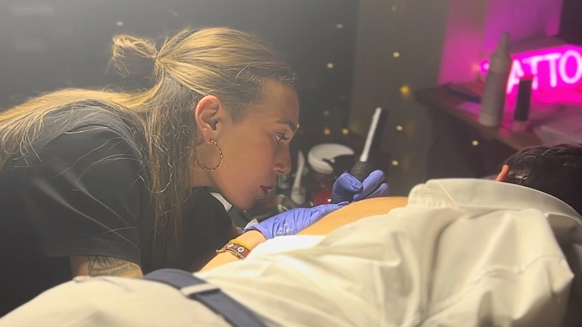 Bodas con Estilo: La Moda de los Tatuajes